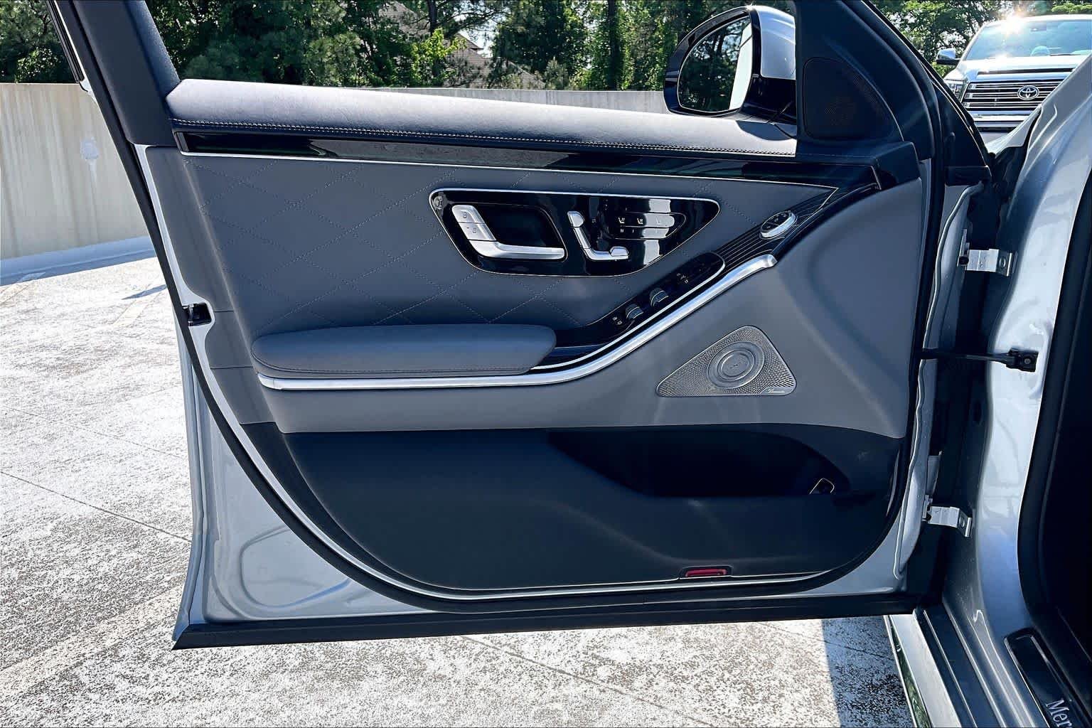 Used 2022 Cirrus Silver Mercedes-Benz S 580 image 22