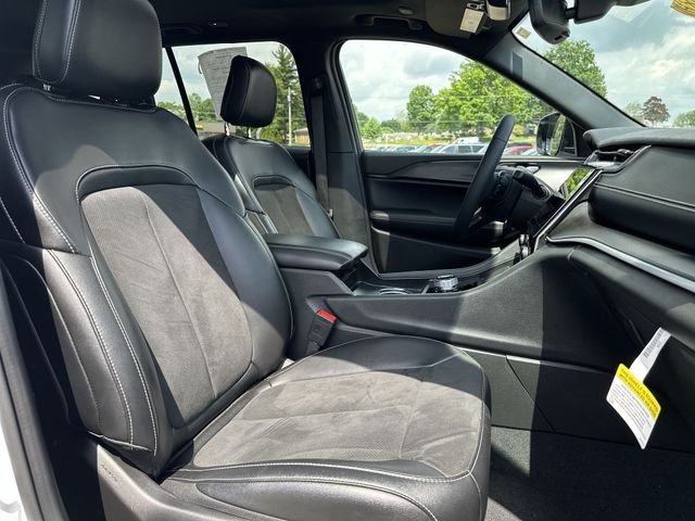 Used 2024 White Jeep Altitude X image 27