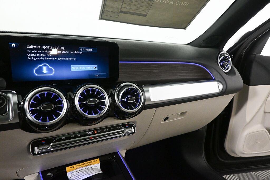 Used 2026 Night Black Mercedes-Benz GLB 250 image 13