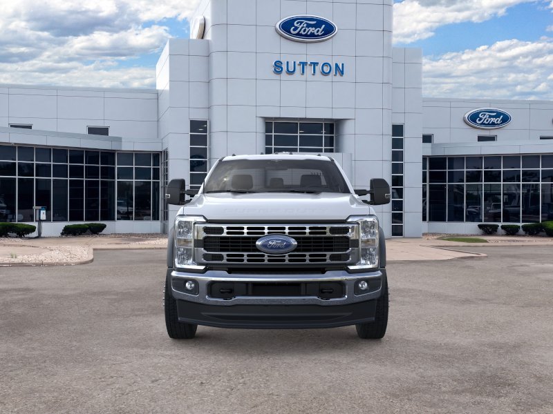 New 2025 Oxford White Ford F-550® XL image 69