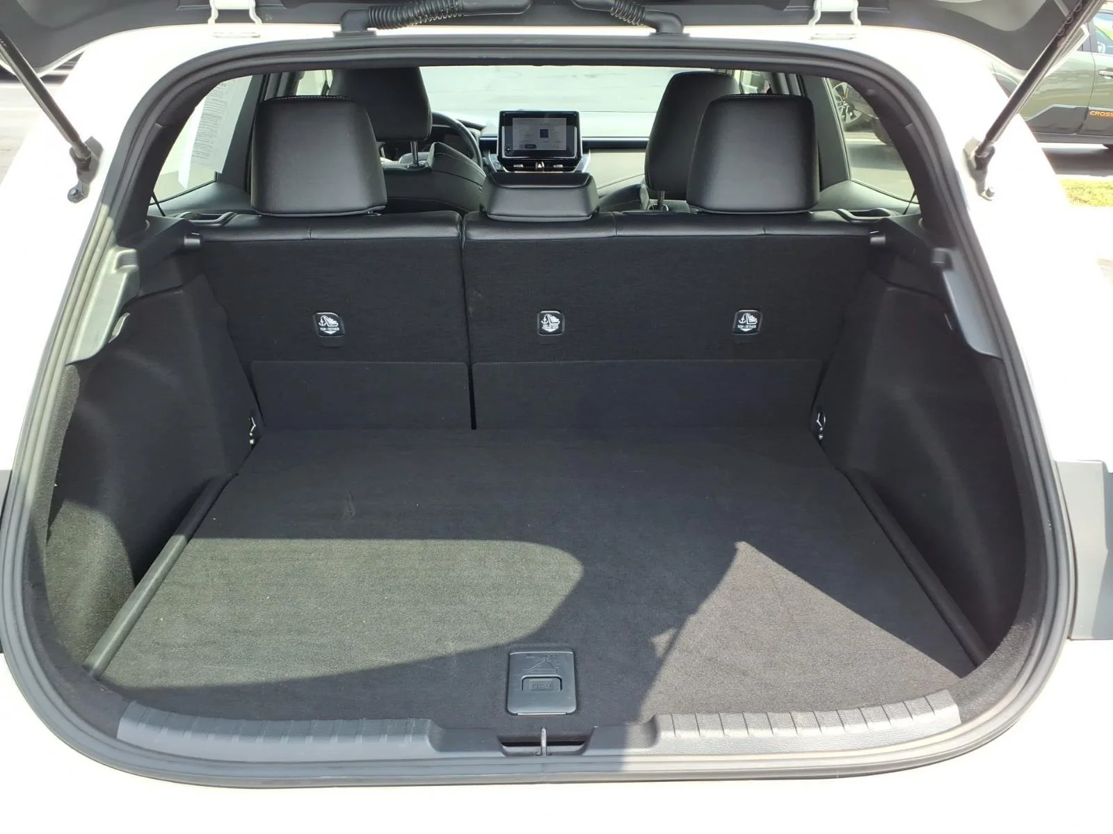 Used 2024 Ice Cap Toyota XSE image 28