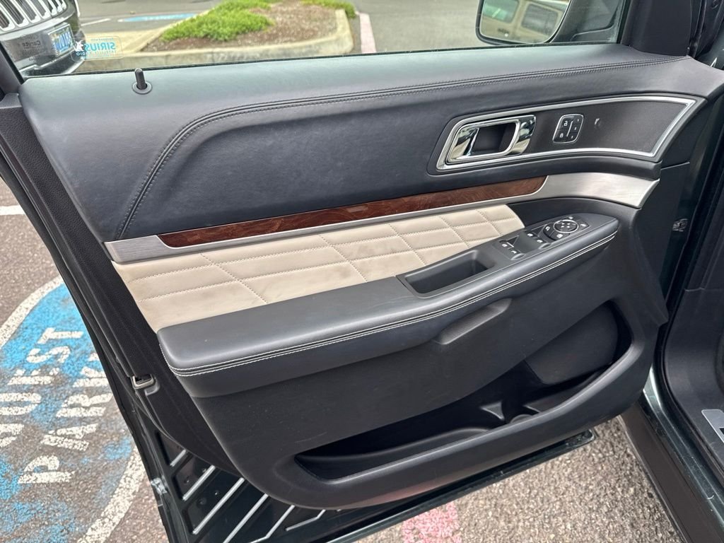 Used 2016 Guard Metallic Ford Platinum image 4