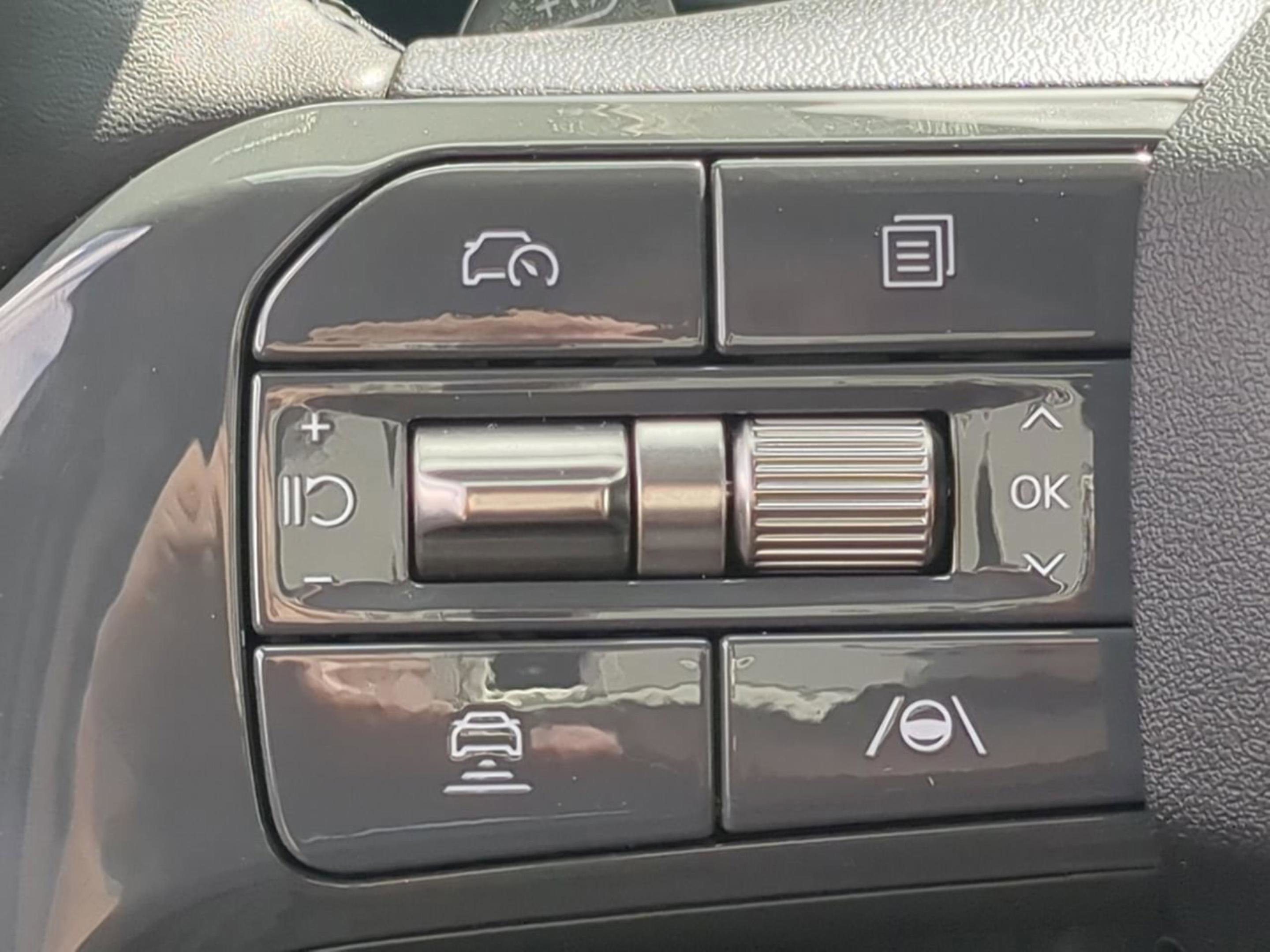 New 2026 Glacial White Pearl Kia Light Long Range RWD image 27