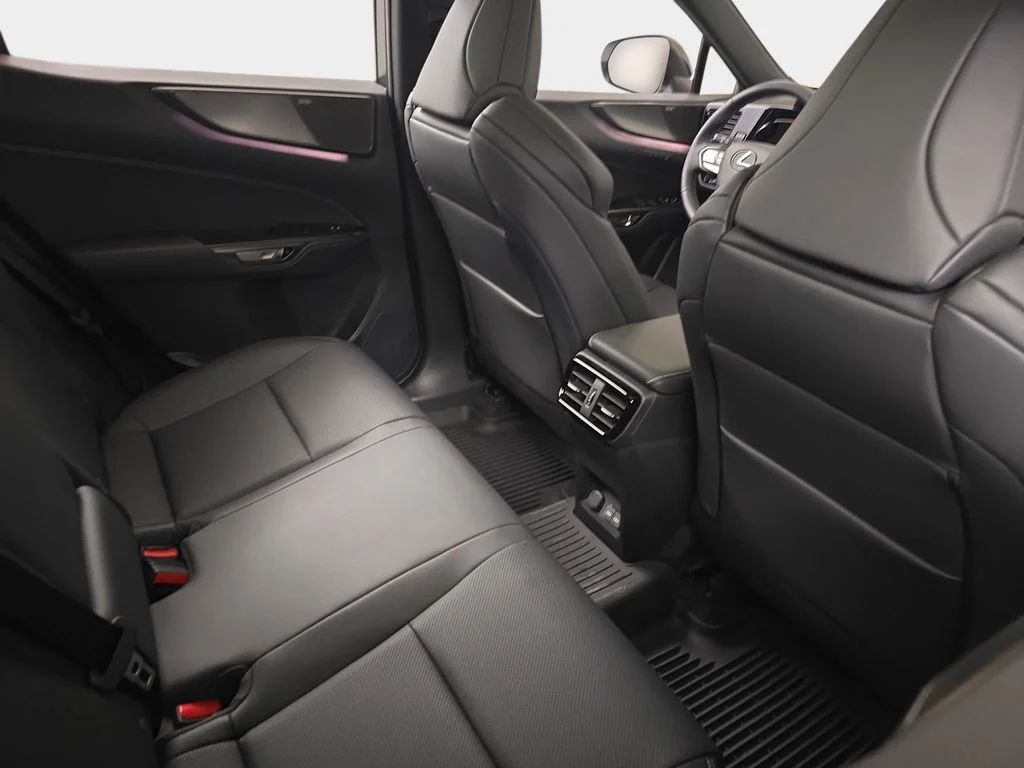 New 2026 Ultra White Lexus 350 F SPORT Handling image 11