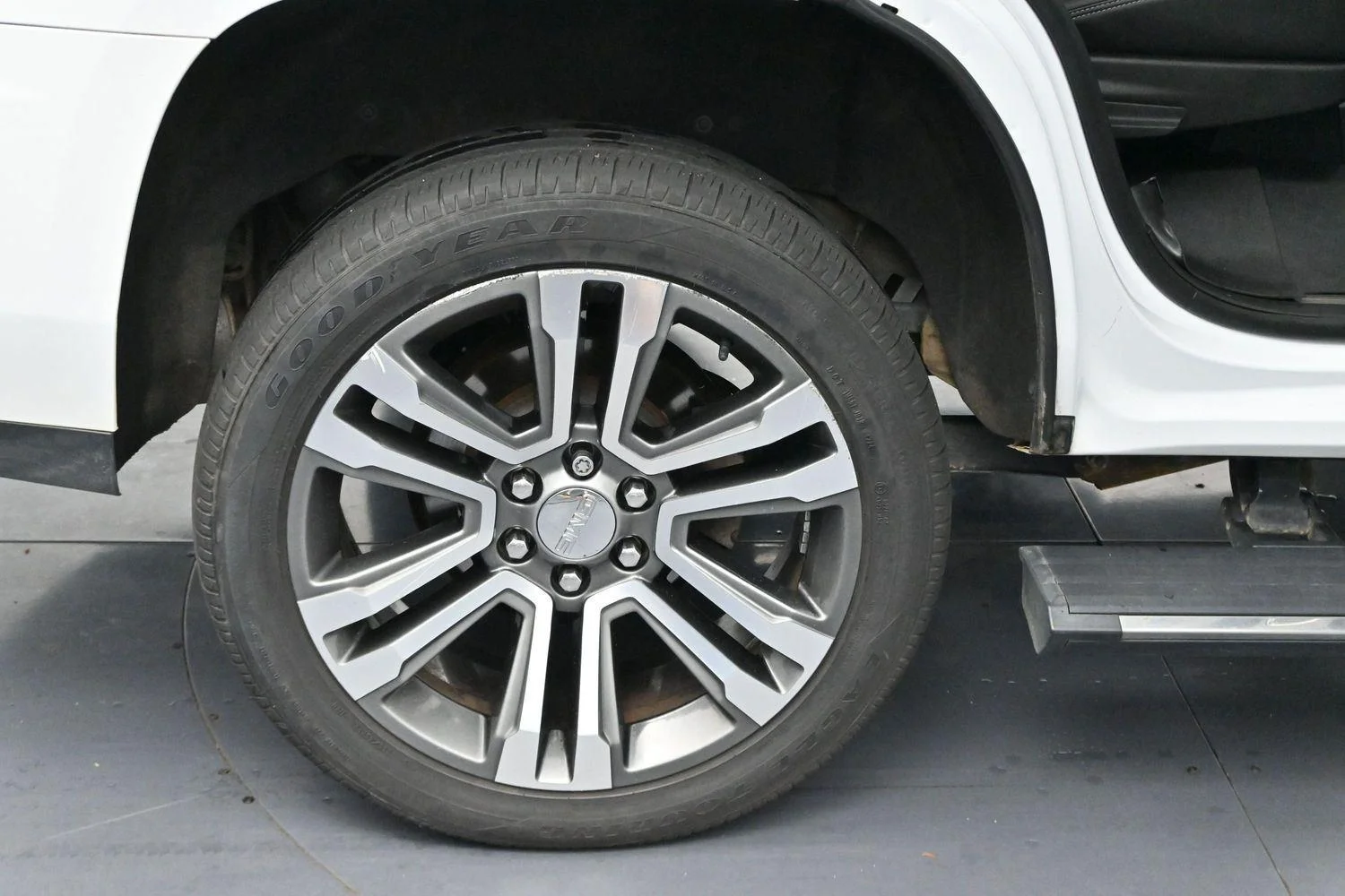 Used 2020 Summit White GMC Denali image 44