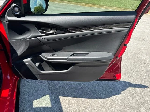 Used 2017 Red Honda Sport Touring image 9