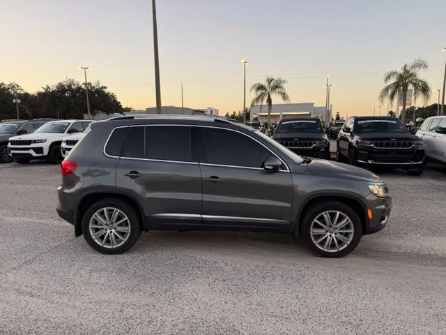 Used 2016 Gray Volkswagen SE image 6