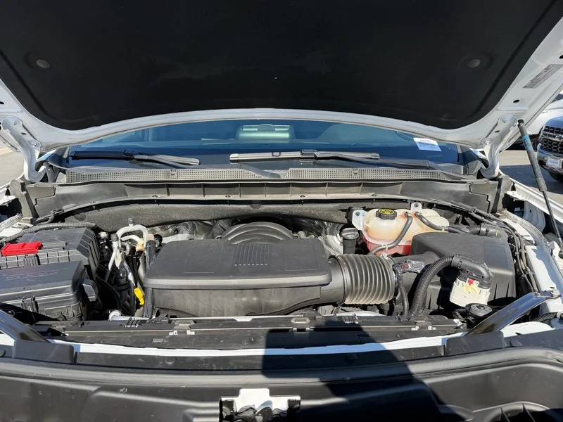 Used 2024 Summit White Chevrolet Z71 image 30