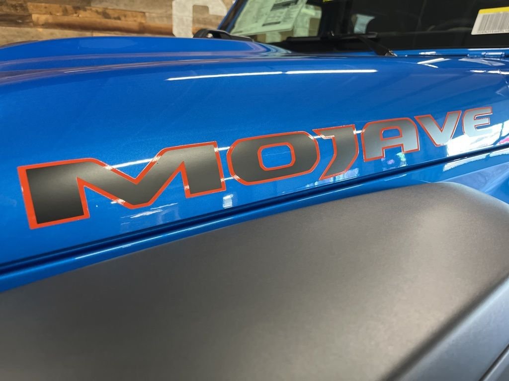 New 2026 Hydro Blue Pearl-Coat Exterior Paint Jeep Mojave image 13