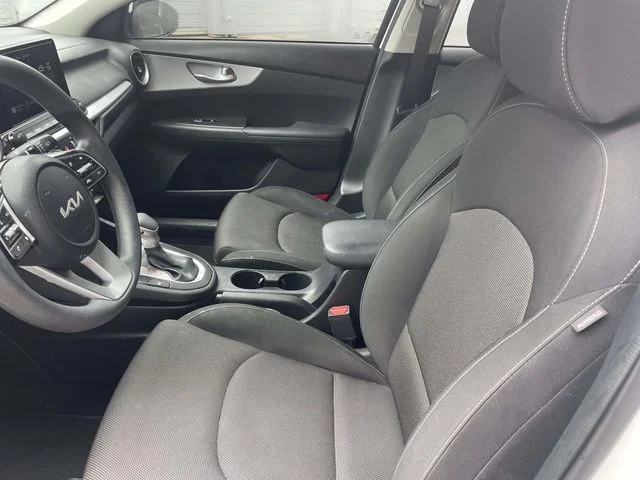 Used 2024 White Kia LXS image 14