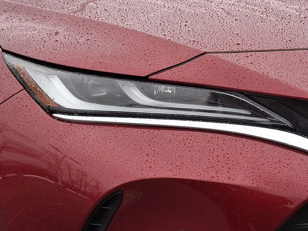 2024 Toyota Venza Limited - Photo 9