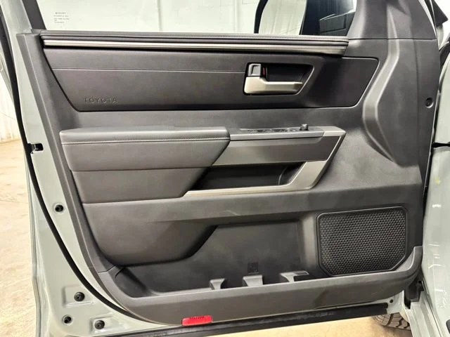 Used 2025  Toyota SR5 image 17