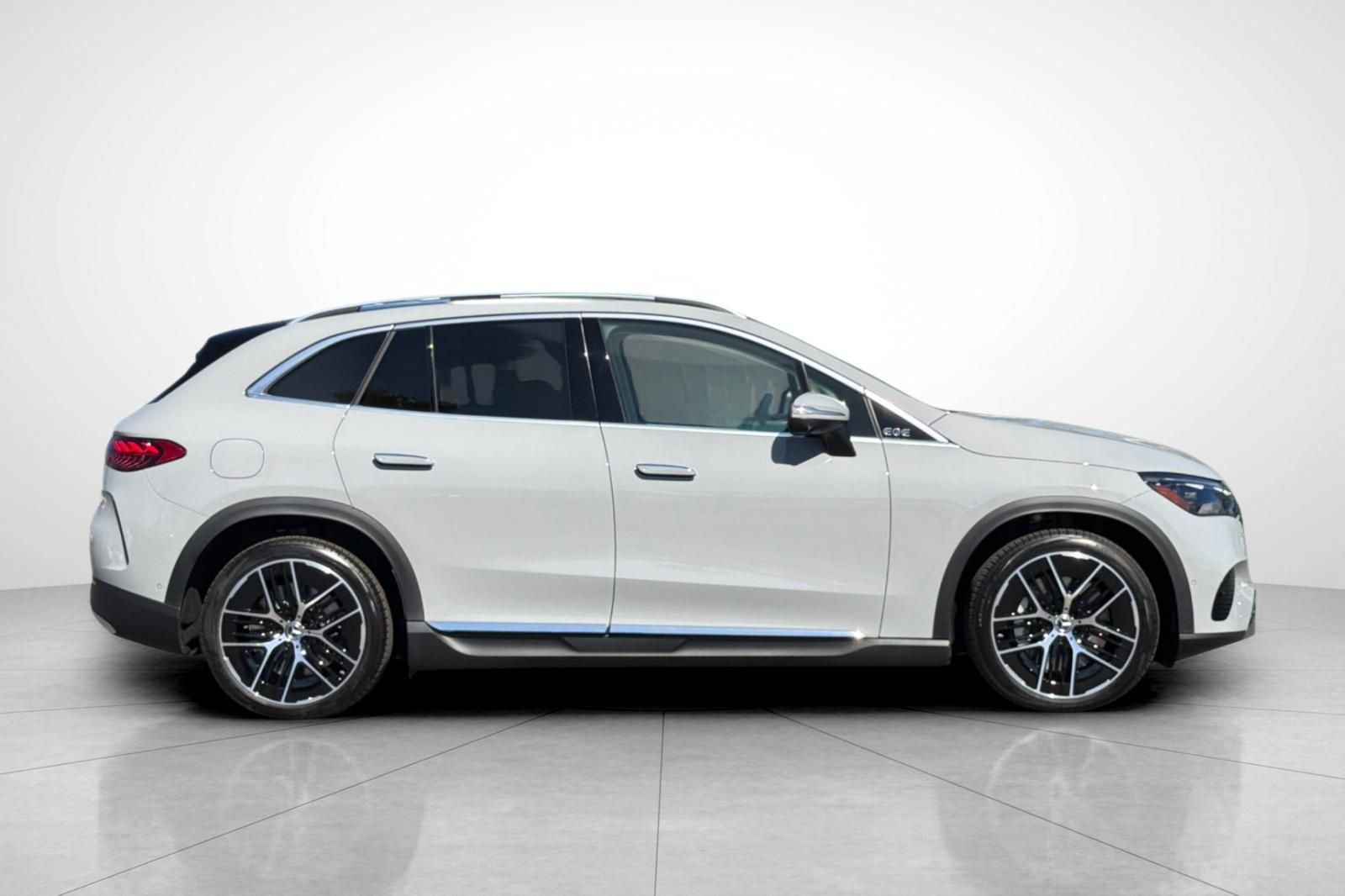 New 2027 MANUFAKTUR Alpine Grey Mercedes-Benz 320 SUV image 31