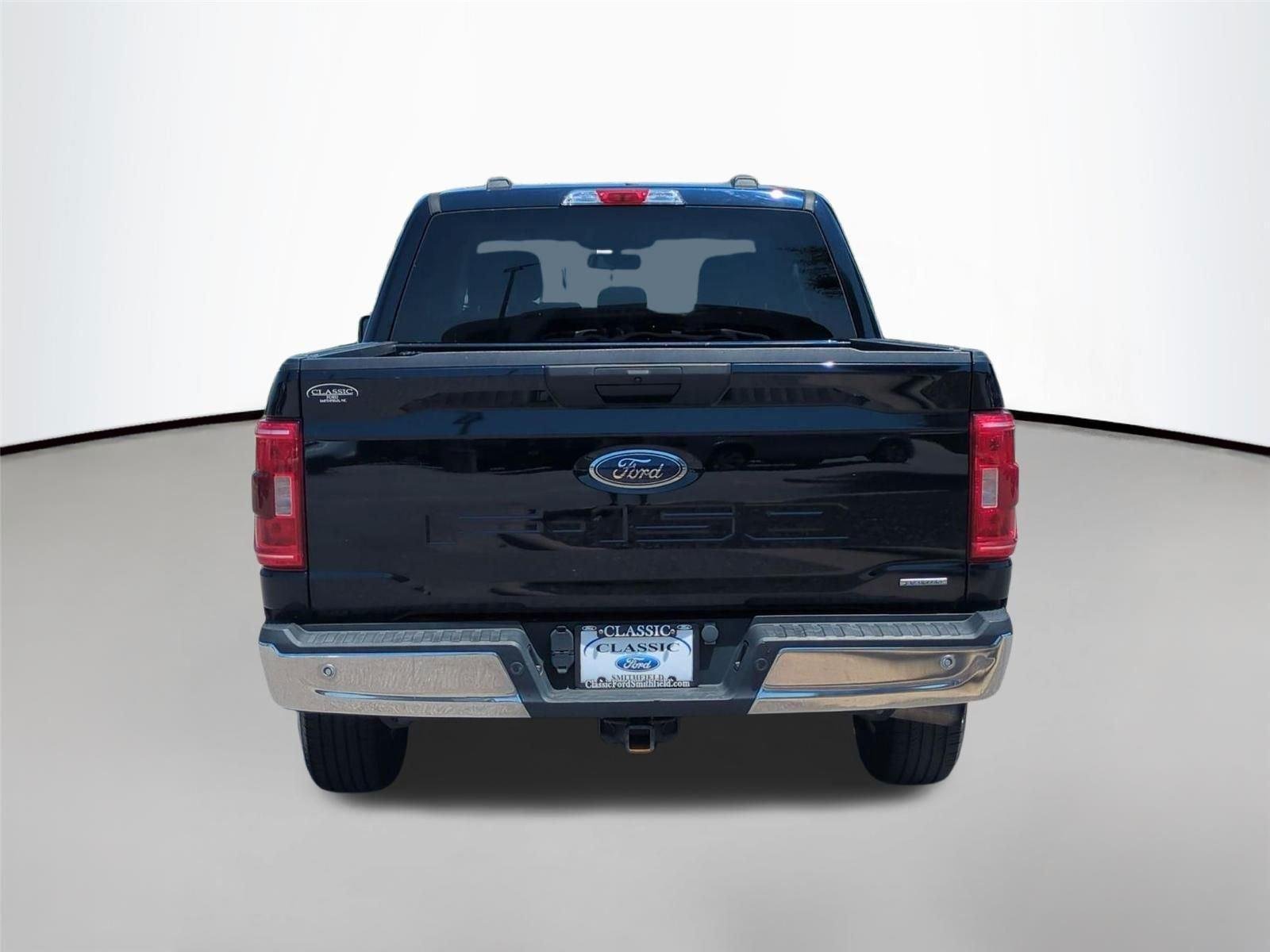 Used 2021 Antimatter Blue Ford XLT image 4