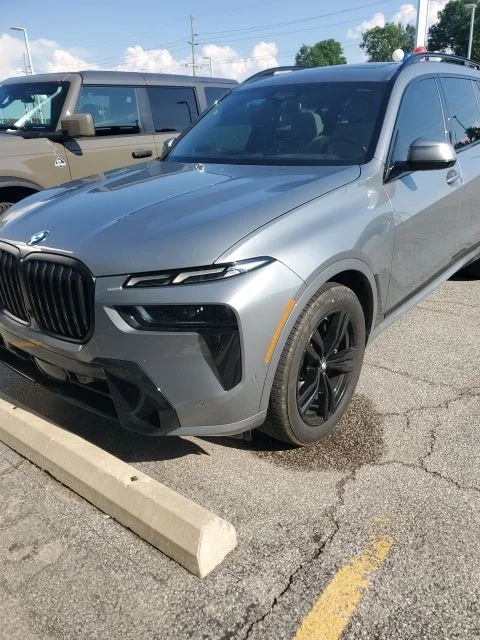 2023 BMW X7 xDrive40i's photo