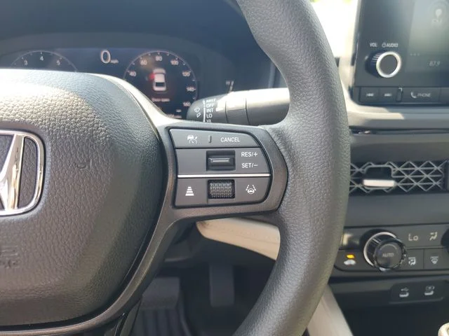 2025 Honda Accord SE - Photo 18