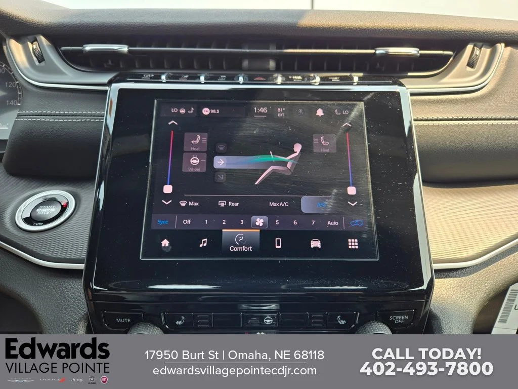 New 2026 Diamond Black Crystal Pearl-Coat Exterior Paint Jeep Laredo X image 20