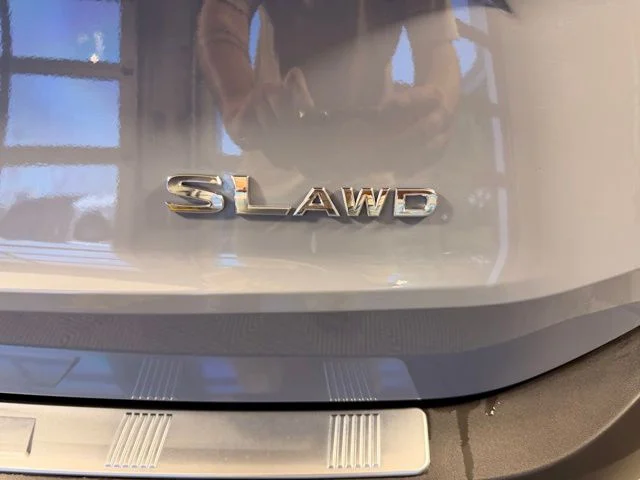 Certified Used 2021 Gray Nissan SL image 9