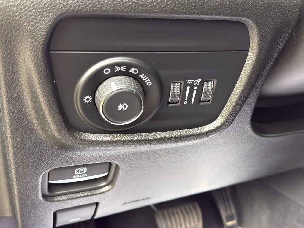 Used 2023 Gray Jeep Limited image 27