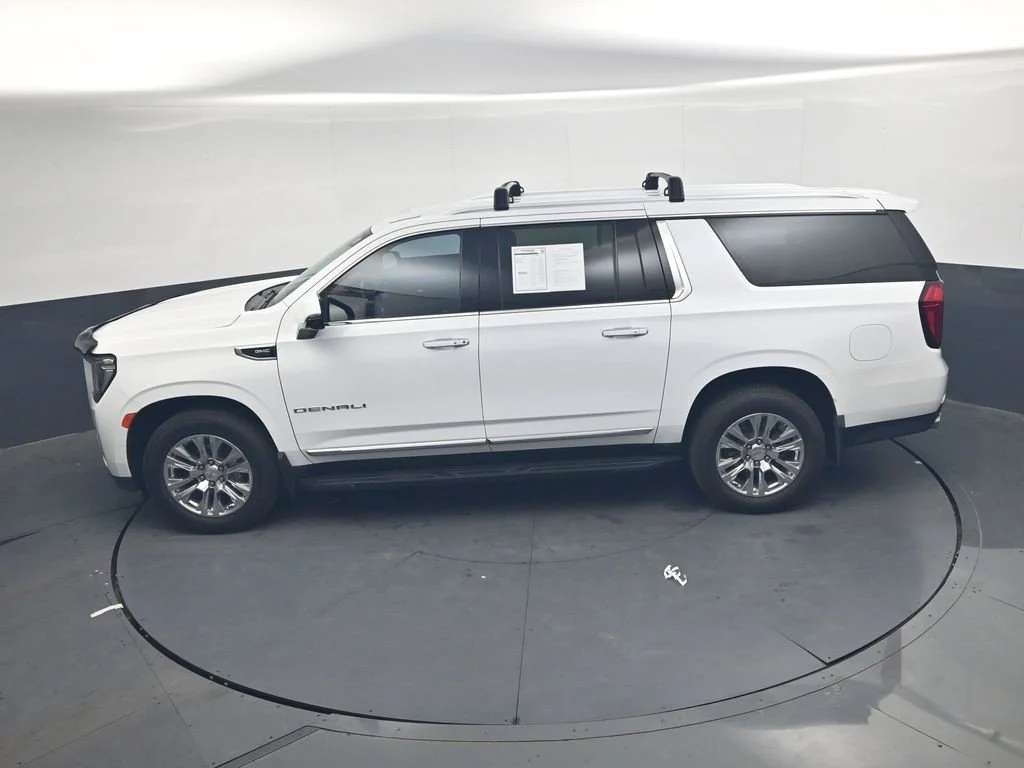 Used 2021 White GMC Denali image 35