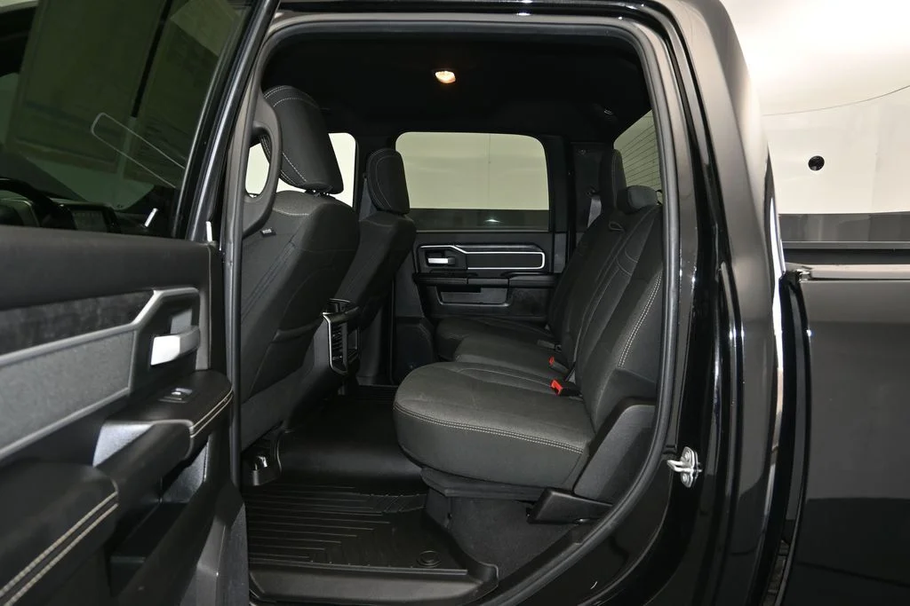 Used 2020 Diamond Black Ram Big Horn image 18