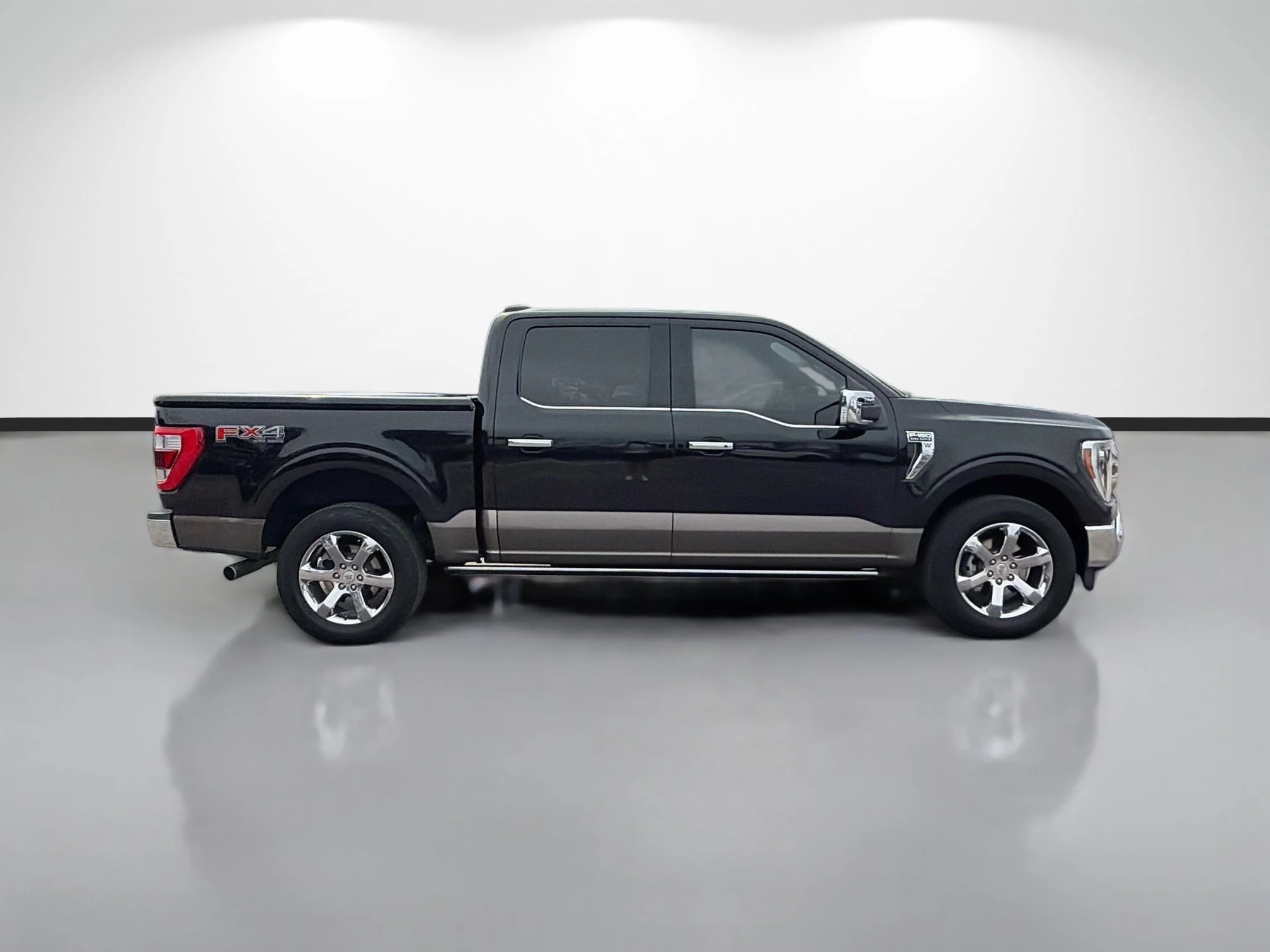 Used 2021 Agate Black Metallic Ford King Ranch image 2