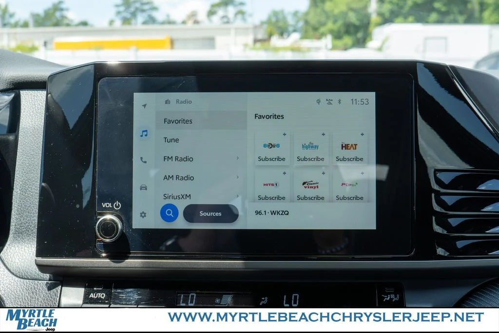 Used 2025 Ocean Toyota SE image 18