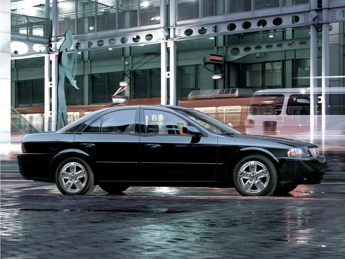 Used 2006  Lincoln V8 image 1