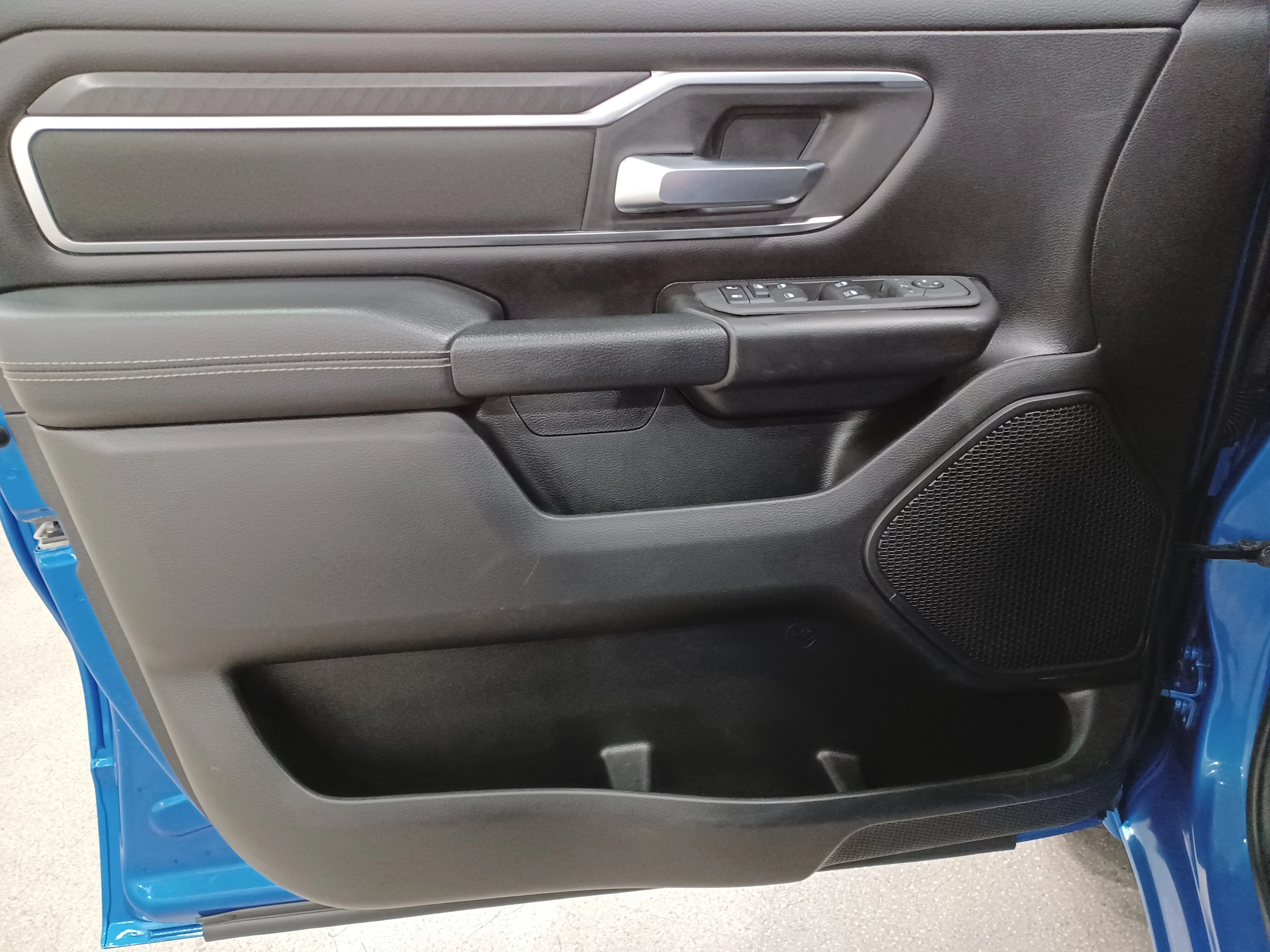 Certified Used 2025 Hydro Blue Pearl Ram Big Horn 4x4*6 Pass | Adaptive Cruise | Remote Start | Htd Seats | Htd Wheel | Lane Keep Assist image 8