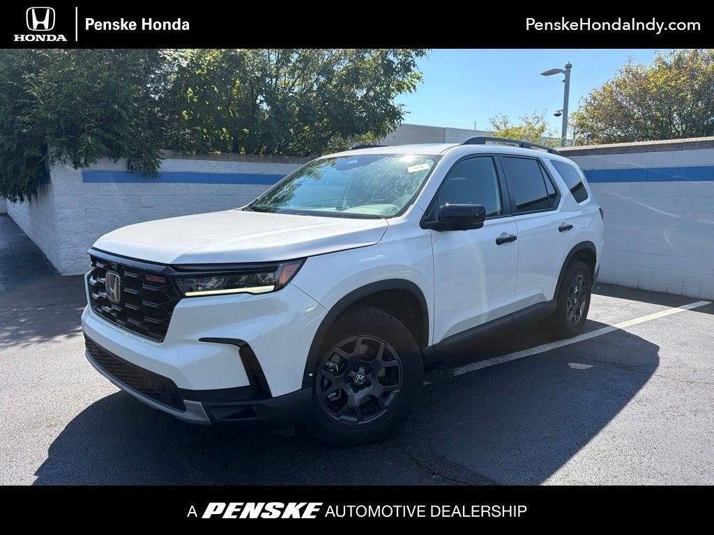 Certified Used 2025 Platinum White Pearl Honda TrailSport image 1