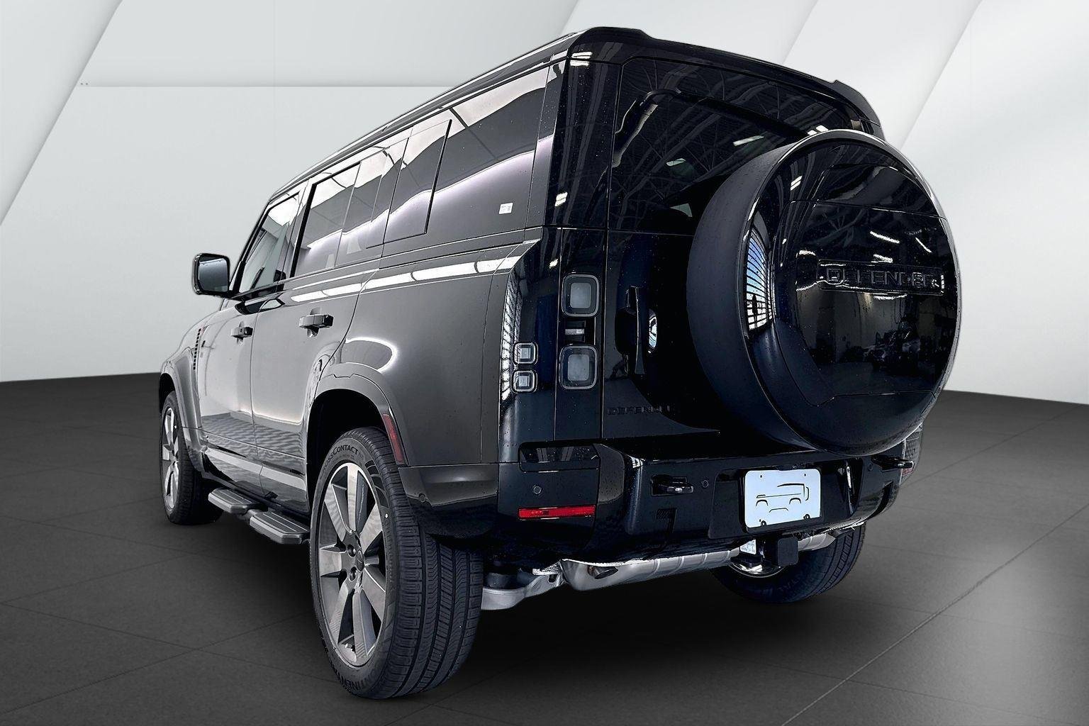 New 2026 Santorini Black Metallic Land Rover X image 8
