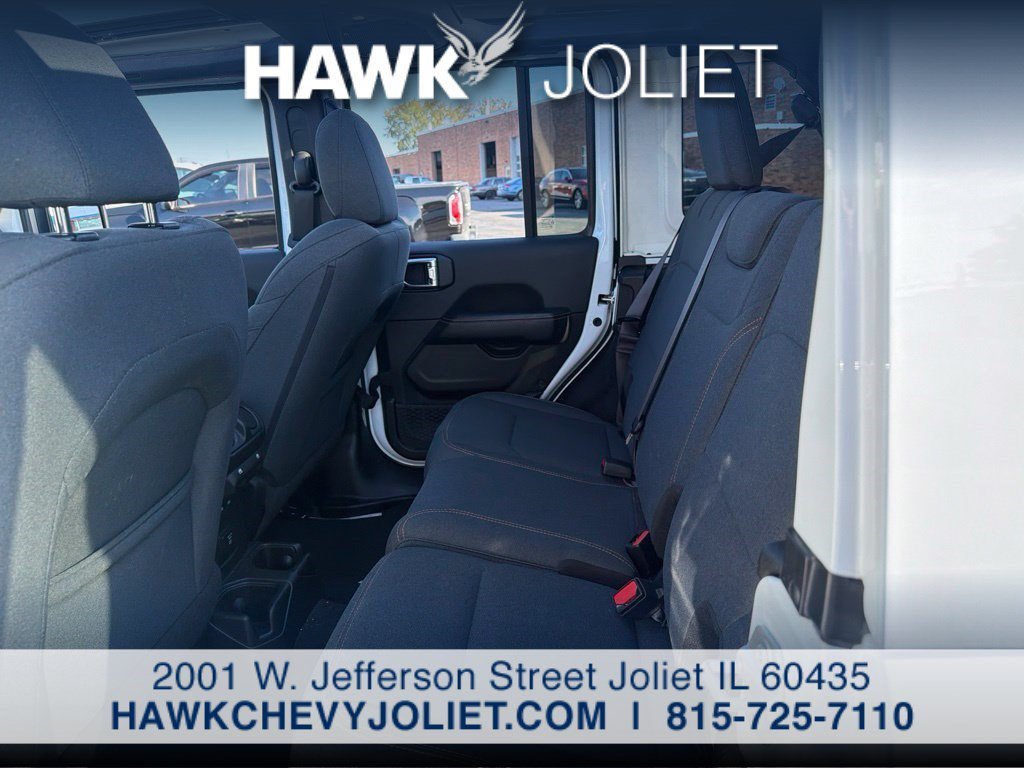 Used 2024 White Jeep Sahara image 10