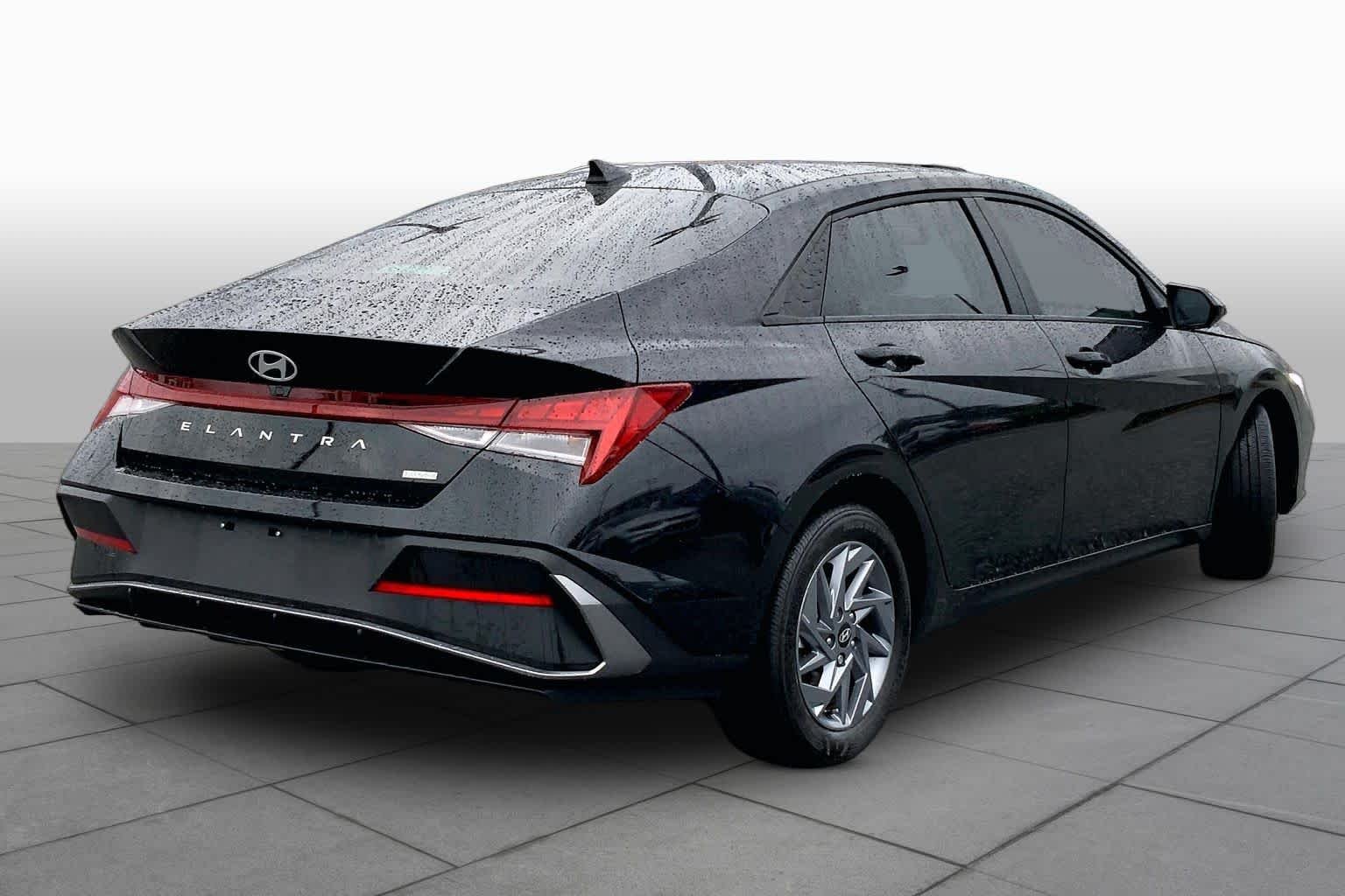 Used 2025 Abyss Black Hyundai Blue image 22
