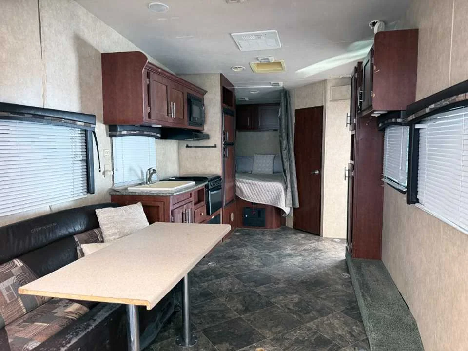 Used 2015  FOREST RIVER  image 17