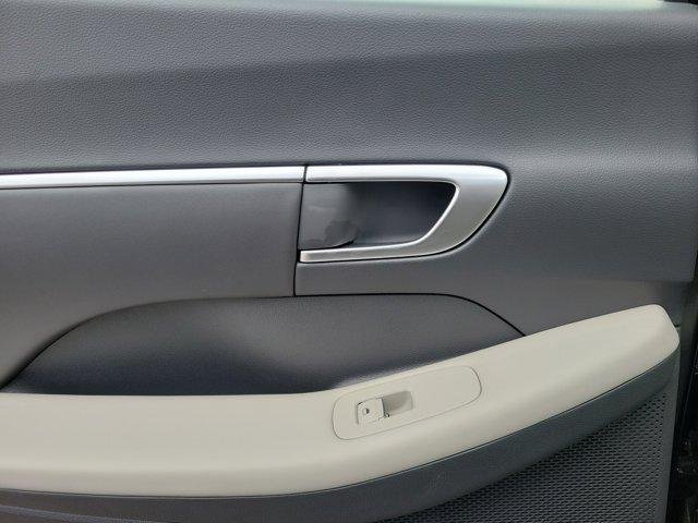 New 2025 Abyss Black Hyundai SEL image 12