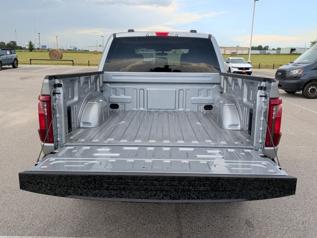 New 2026 Iconic Silver Metallic Ford XLT image 38