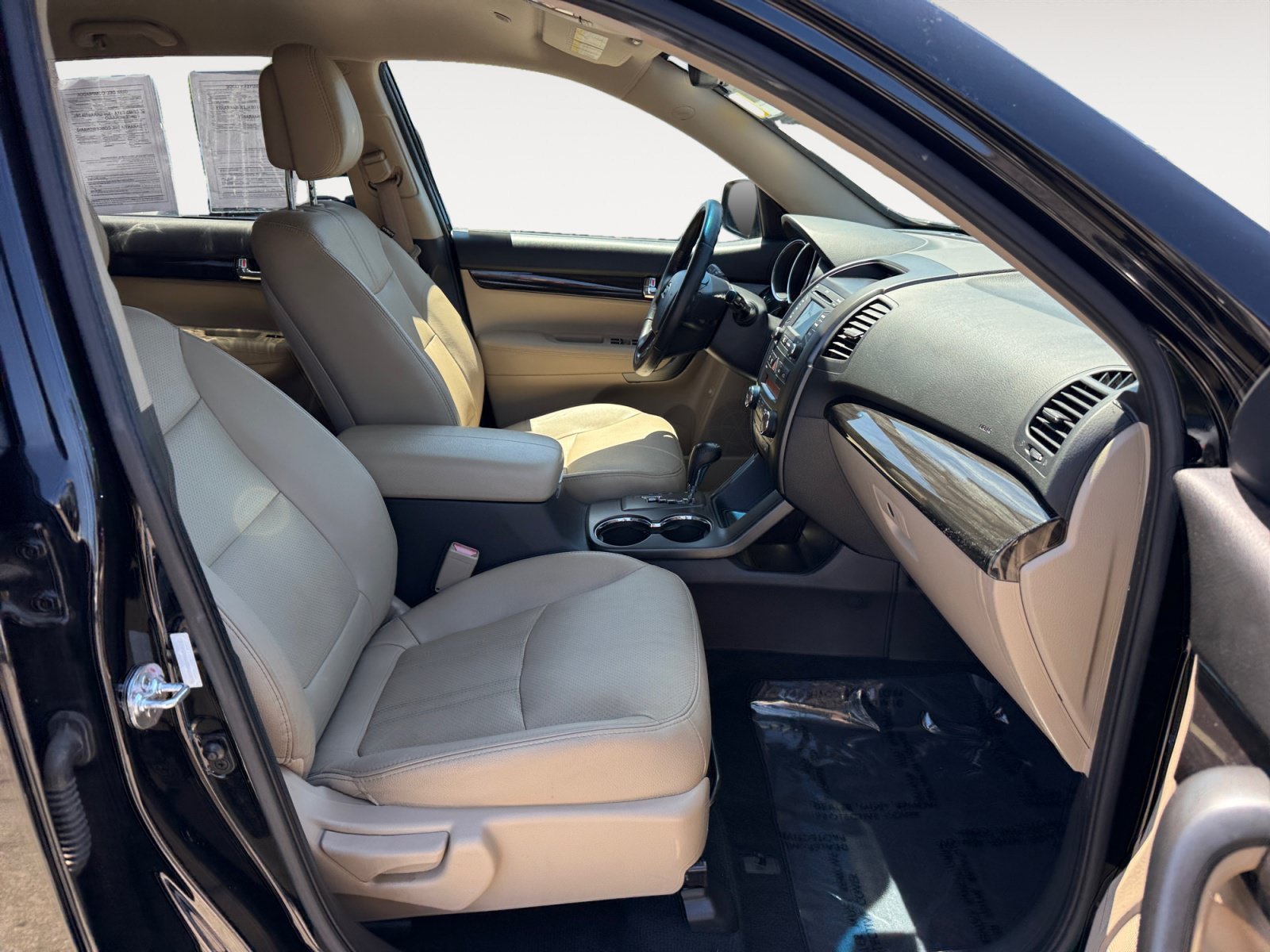Used 2013 Ebony Black Kia EX image 19