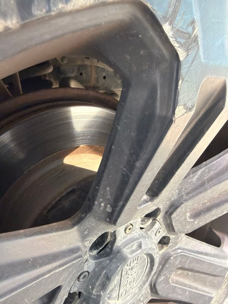 Used 2015 Magnetic Gray Metallic Toyota Limited image 6
