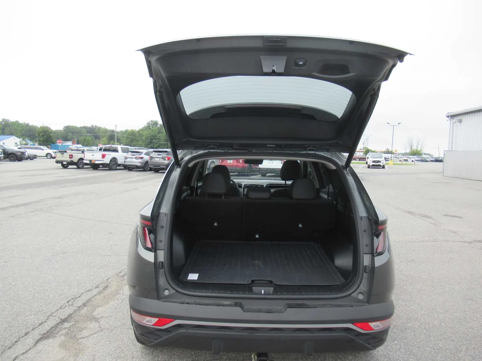 Used 2024 Amazon Gray Hyundai SEL Convenience image 20