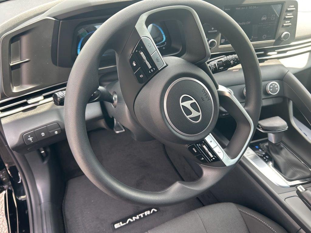 New 2026 Black Hyundai SE image 13