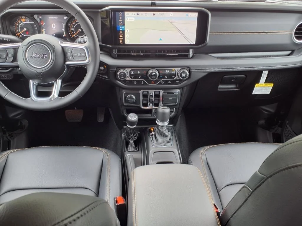 2025 Jeep Wrangler 4-Door Sahara - Photo 26