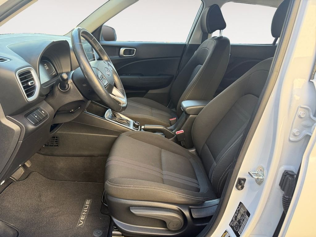 Used 2023 White Hyundai SEL image 11