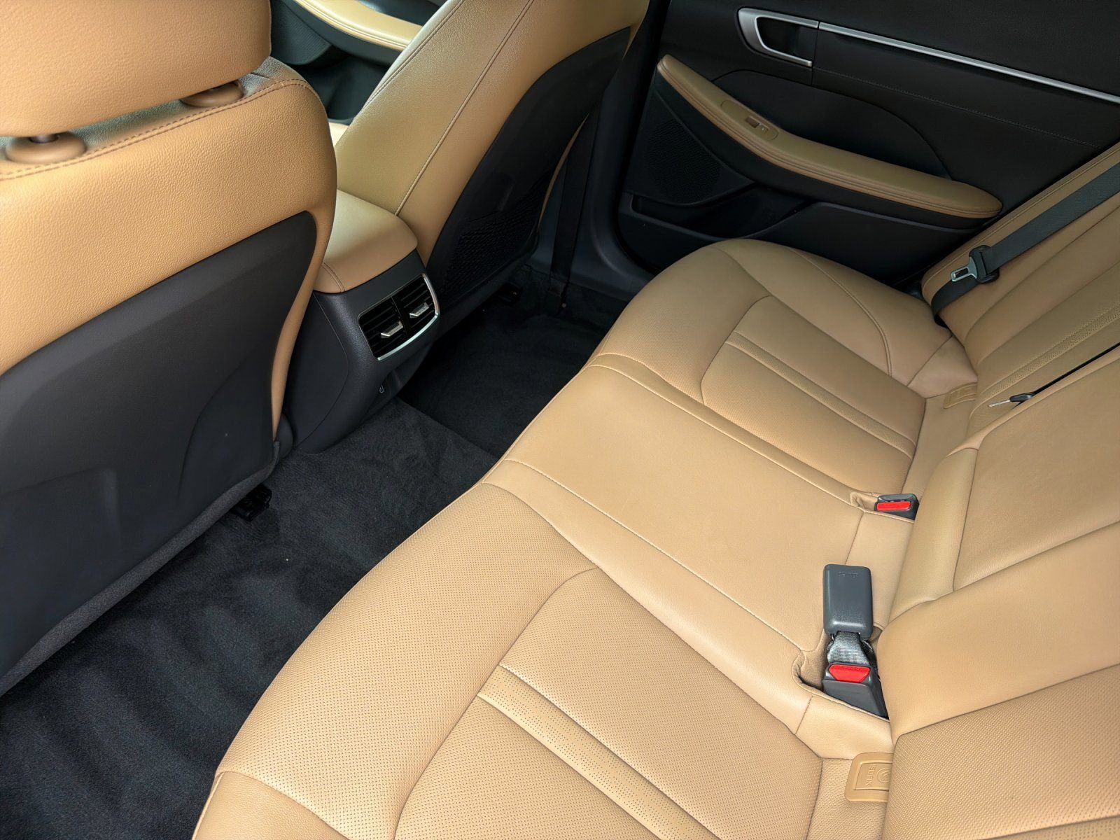 Used 2024 Black Hyundai Limited image 11