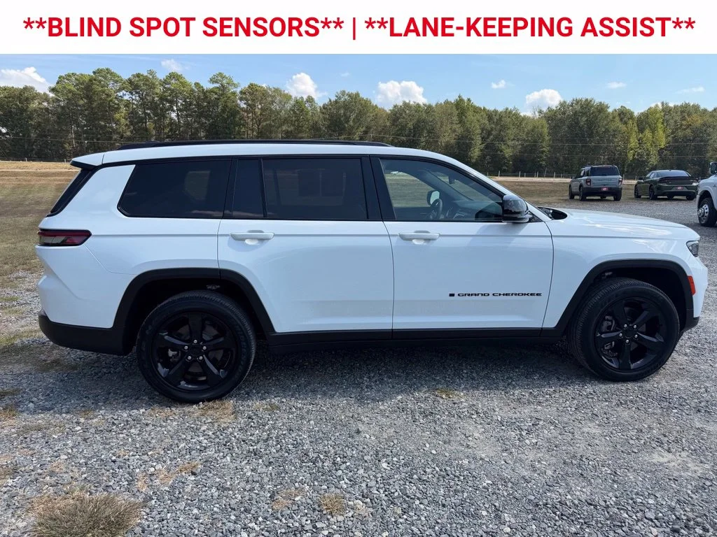 Used 2024 White Jeep Altitude X image 10