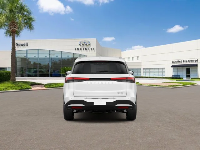 New 2027 RADIANT WHITE INFINITI Luxe FWD image 2