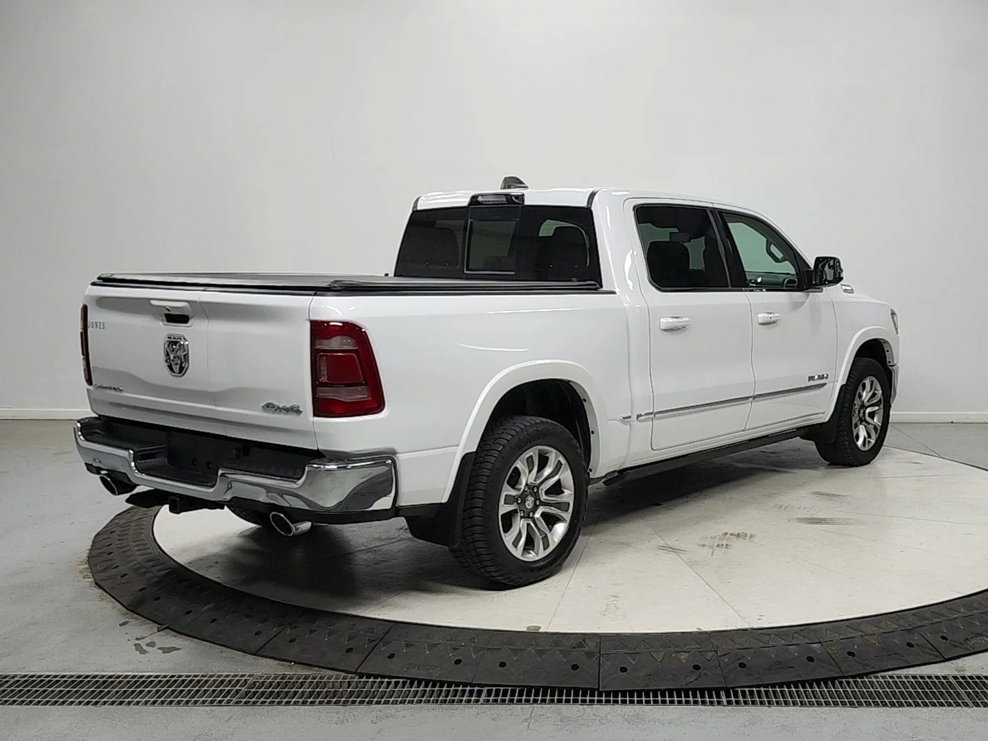 Used 2024 White Ram Limited image 7