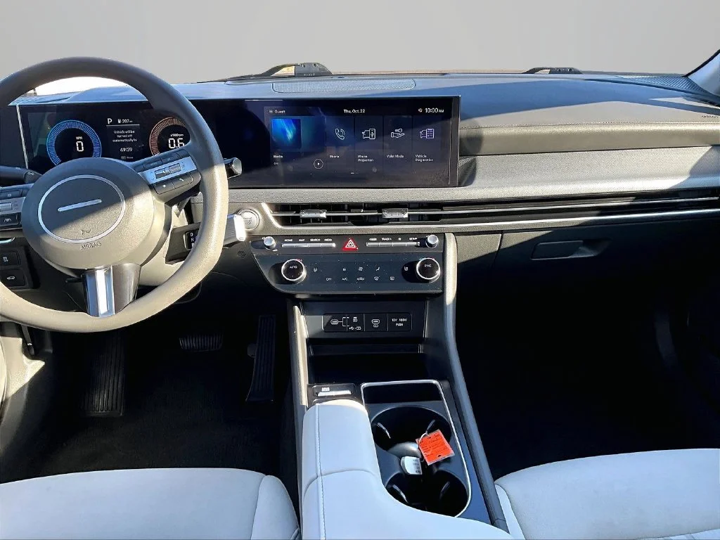 Used 2025 Silver Hyundai SEL image 7