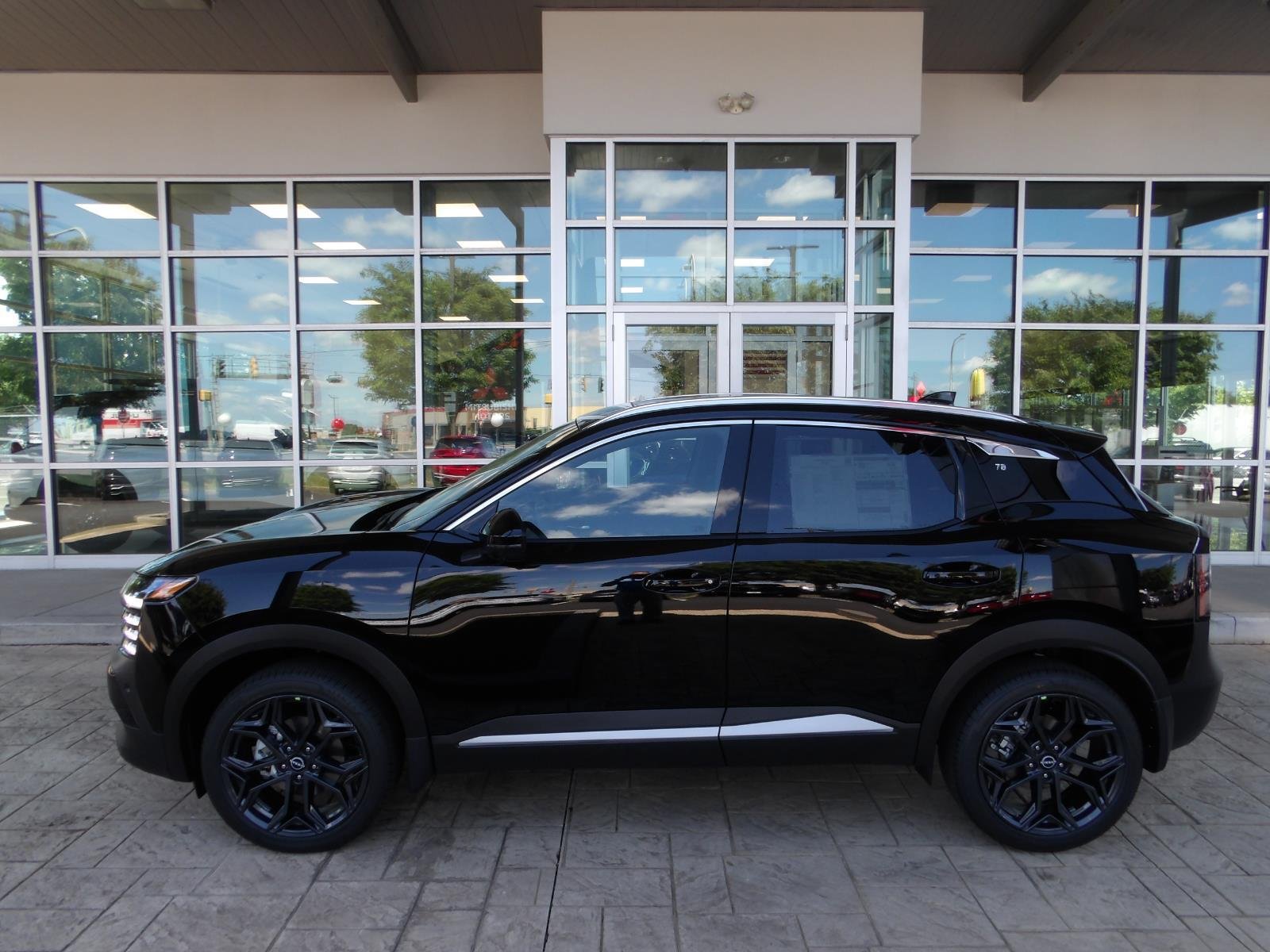 New 2026 Super Black Nissan SR image 4