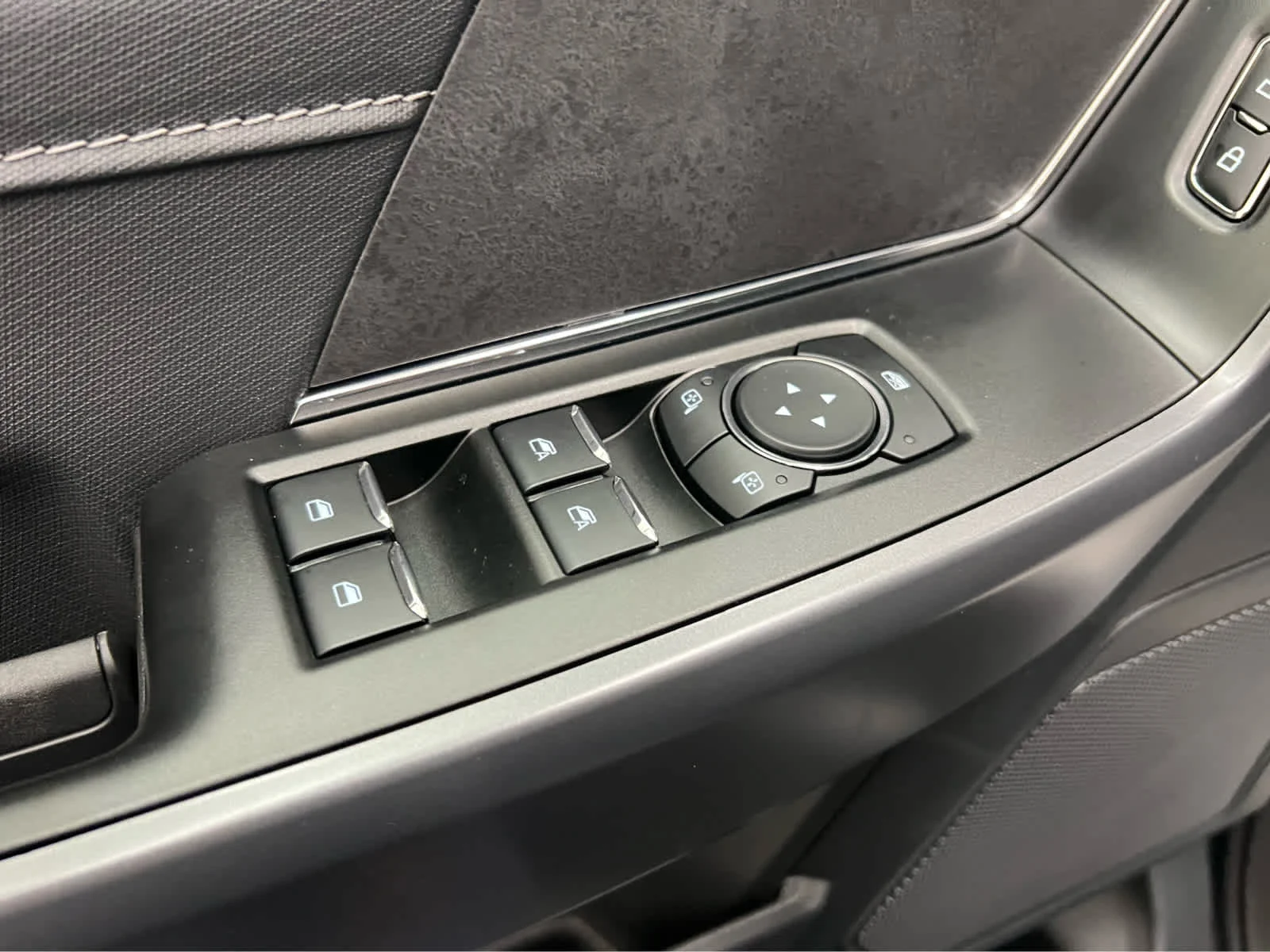 Used 2025 Carbonized Gray Metallic Ford XLT image 9