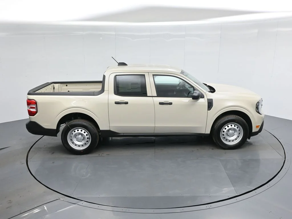 New 2025 Desert Sand Ford XL image 34